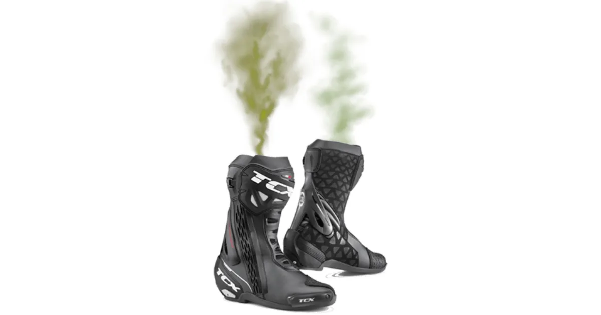 Smelly motorbike boots: odours linger in closed boots
